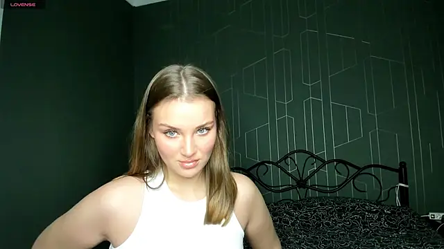 DeniRicchii online show from December 5, 2025, 12:58 pm