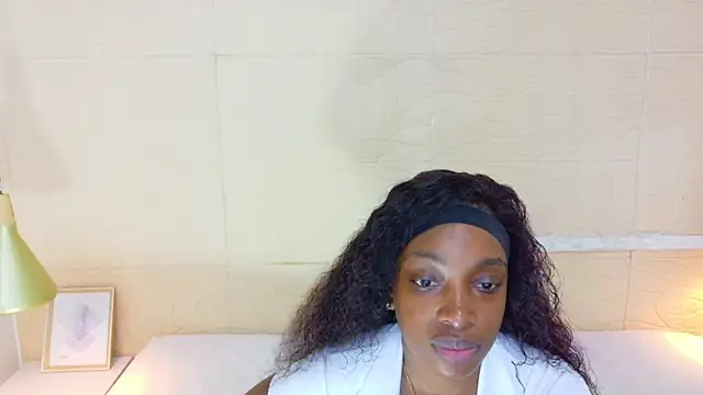 Shamiraa moore online show from October 8, 2025, 7:55 pm