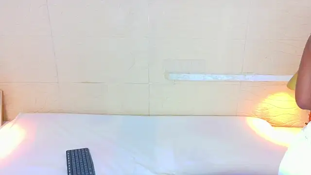 Shamiraa moore online show from December 19, 2025, 6:37 pm