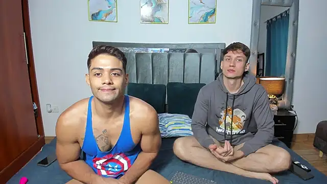 Snapshot of Luciano_and_Marlon chatting on April 30, 2026, 1:06 pm Luciano and Marlon online show from April 30, 2026, 1:06 pm
