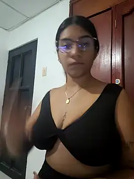 Sofythom1 online show from April 10, 2026, 1:44 am