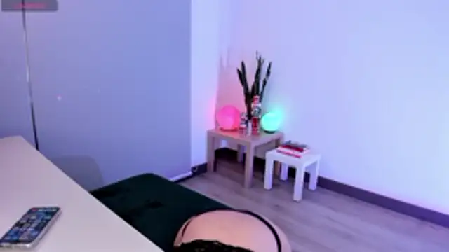 Kaarla    online show from December 21, 2025, 2:41 am