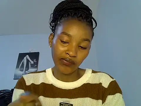 cute-alexis online show from April 13, 2026, 8:31 am