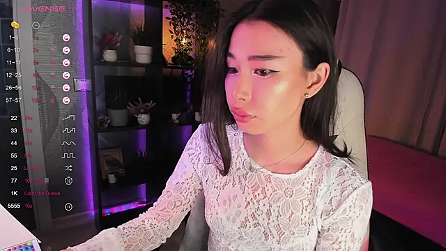 sensualily online show from September 14, 2025, 4:28 pm