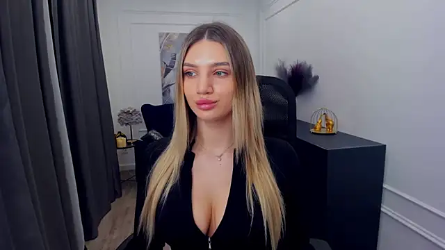 SelenaeMoore online show from March 6, 2026, 3:36 am