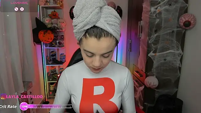 Layla castilloo online show from October 31, 2025, 4:52 pm