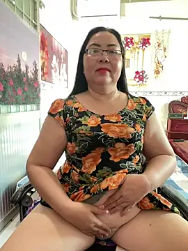Snapshot of NDith chatting on April 17, 2026, 11:41 pm NDith online show from April 17, 2026, 11:41 pm