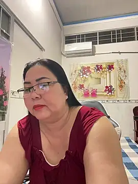 Snapshot of NDith chatting on April 28, 2026, 10:37 pm NDith online show from April 28, 2026, 10:37 pm