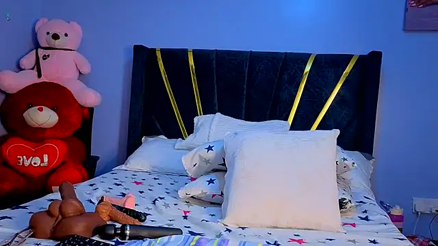 Cherriikenzie online show from April 8, 2026, 3:28 am