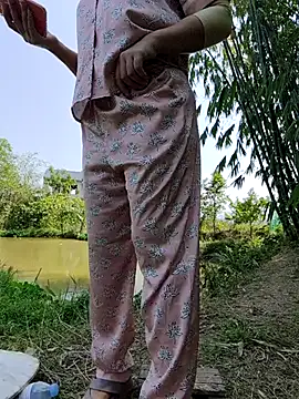 Snapshot of lyna_bl chatting on February 22, 2026, 7:08 am lyna bl online show from February 22, 2026, 7:08 am