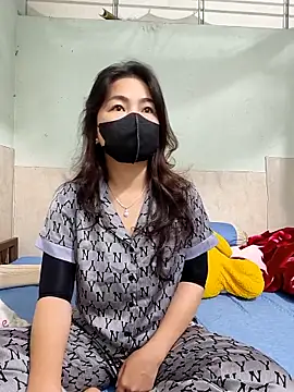 lyna bl online show from March 7, 2026, 10:51 pm