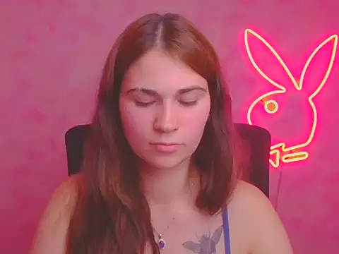 Snapshot of Loon_Amore chatting on October 6, 2025, 6:05 pm Loon Amore online show from October 6, 2025, 6:05 pm