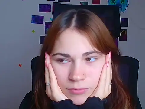 Snapshot of Loon_Amore chatting on November 26, 2025, 6:47 am Loon Amore online show from November 26, 2025, 6:47 am