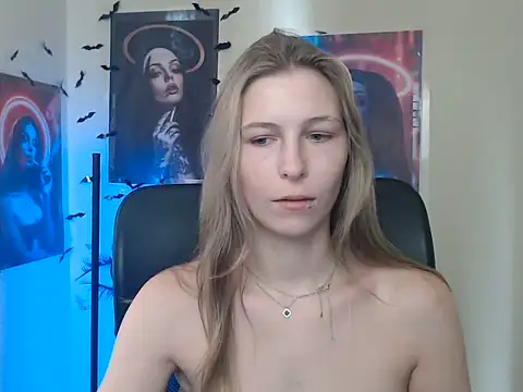 Snapshot of StrangerGi chatting on July 20, 2026, 6:17 am StrangerGi online show from July 20, 2026, 6:17 am
