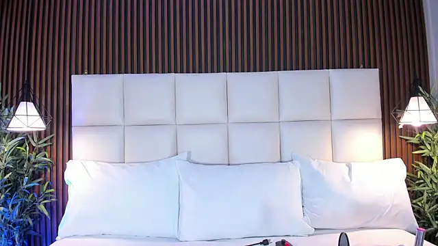 CailynBrowm online show from November 12, 2025, 4:35 am