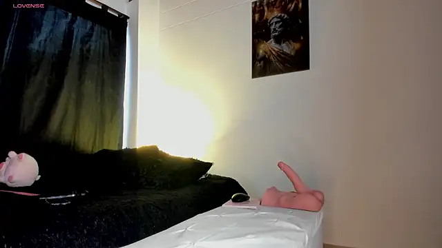 Snapshot of Nina_Fuentes chatting on November 12, 2025, 10:09 pm Nina Fuentes online show from November 12, 2025, 10:09 pm