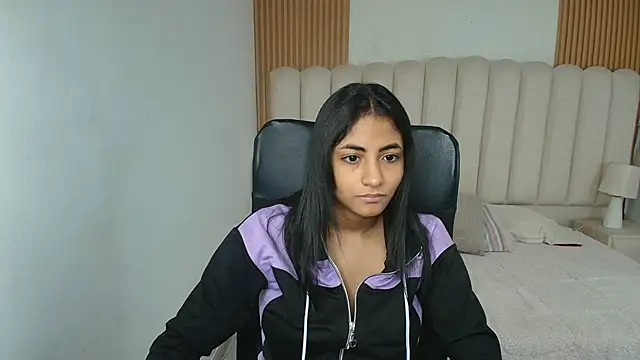 shaneelle online show from April 20, 2026, 3:09 am