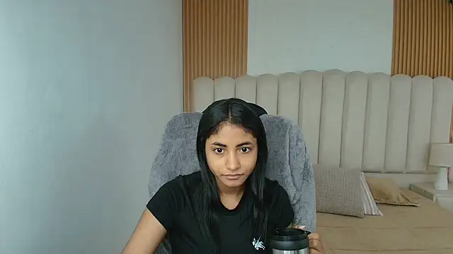 shaneelle online show from May 13, 2026, 12:02 pm