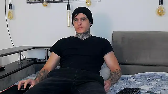 CarterCole online show from December 19, 2025, 12:45 pm