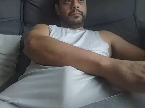 Snapshot of HornyBeachBoyBR chatting on September 22, 2025, 1:13 pm HornyBeachBoyBR online show from September 22, 2025, 1:13 pm