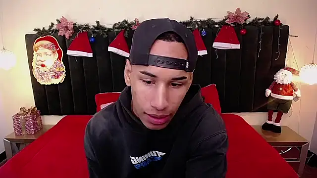 soft attraction online show from December 3, 2025, 7:45 pm