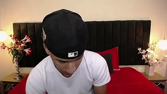 soft attraction online show from March 4, 2026, 7:53 pm