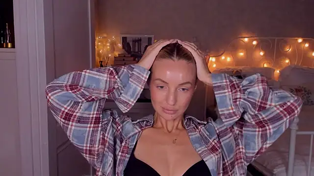 aestetick online show from October 11, 2025, 3:43 pm