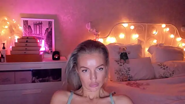 aestetick online show from November 16, 2025, 6:46 pm