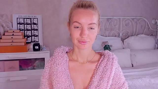 aestetick online show from February 8, 2026, 6:28 am