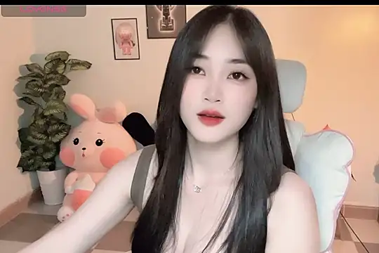  Aimy  online show from November 11, 2025, 5:24 pm