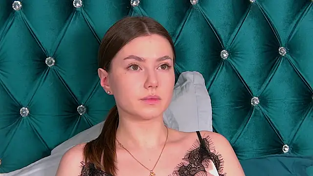 Snapshot of AliceMoreno chatting on February 10, 2025, 4:08 am AliceMoreno online show from February 10, 2025, 4:08 am