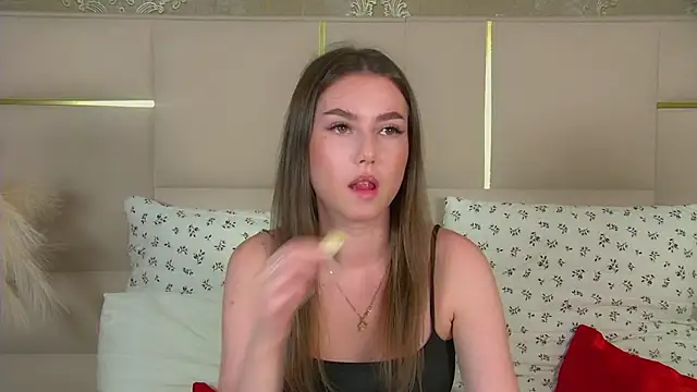 Snapshot of AliceMoreno chatting on September 9, 2025, 5:12 pm AliceMoreno online show from September 9, 2025, 5:12 pm