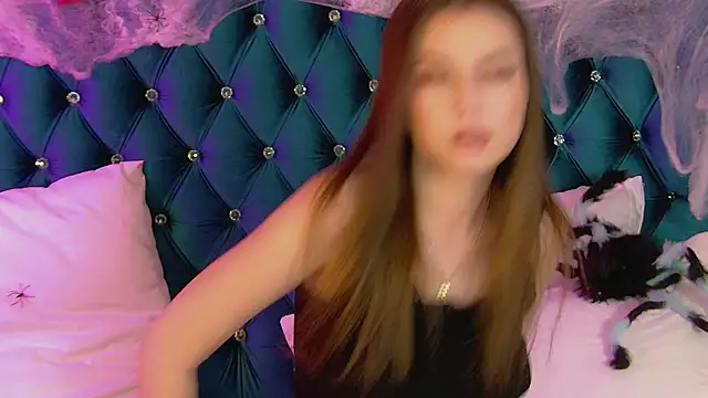 Snapshot of AliceMoreno chatting on October 28, 2025, 5:04 pm AliceMoreno online show from October 28, 2025, 5:04 pm