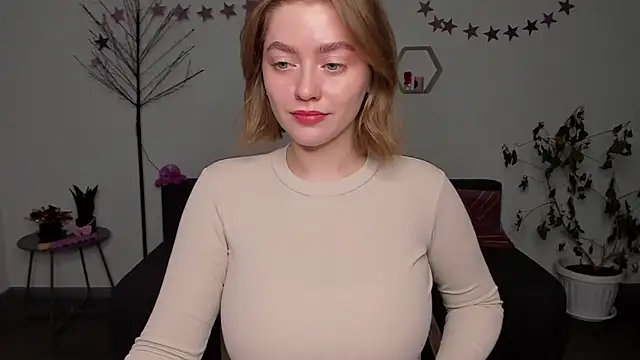 AidaPerry online show from December 22, 2024, 5:32 pm