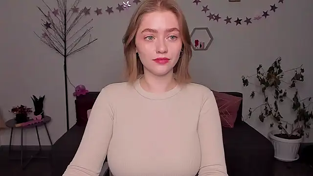 AidaPerry online show from December 28, 2024, 3:04 pm