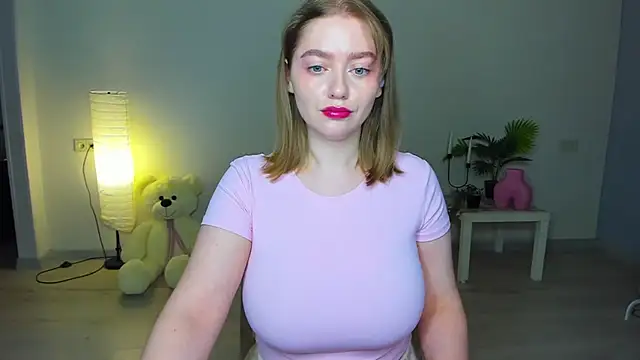 AidaPerry online show from October 11, 2025, 7:01 pm