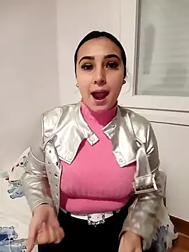 Juanamd1 online show from December 4, 2024, 8:23 am