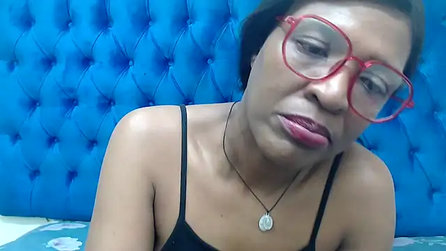 SpicyQueenxxxx online show from March 11, 2026, 4:07 am