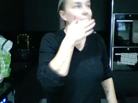 scrummymummy2 online show from December 16, 2025, 9:25 am