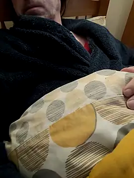 JulianJ50 online show from December 14, 2025, 8:52 am