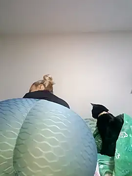 coral smitth online show from March 19, 2025, 8:54 pm