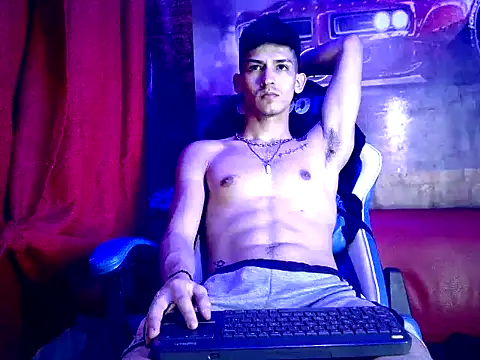 Snapshot of MasterSEX420 chatting on December 4, 2024, 11:13 pm MasterSEX420 online show from December 4, 2024, 11:13 pm