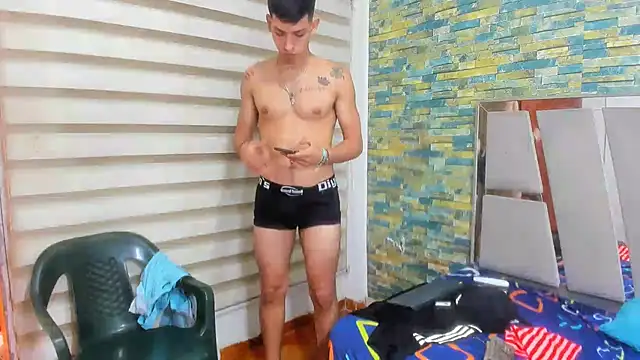 Snapshot of MasterSEX420 chatting on January 28, 2025, 4:08 pm MasterSEX420 online show from January 28, 2025, 4:08 pm