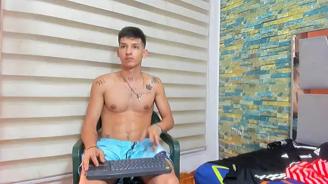 Snapshot of MasterSEX420 chatting on January 28, 2025, 7:10 pm MasterSEX420 online show from January 28, 2025, 7:10 pm