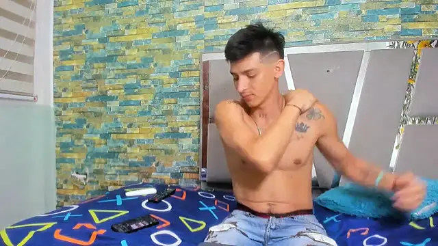 Snapshot of MasterSEX420 chatting on January 29, 2025, 12:13 pm MasterSEX420 online show from January 29, 2025, 12:13 pm