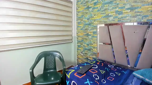 Snapshot of MasterSEX420 chatting on February 3, 2025, 12:47 pm MasterSEX420 online show from February 3, 2025, 12:47 pm