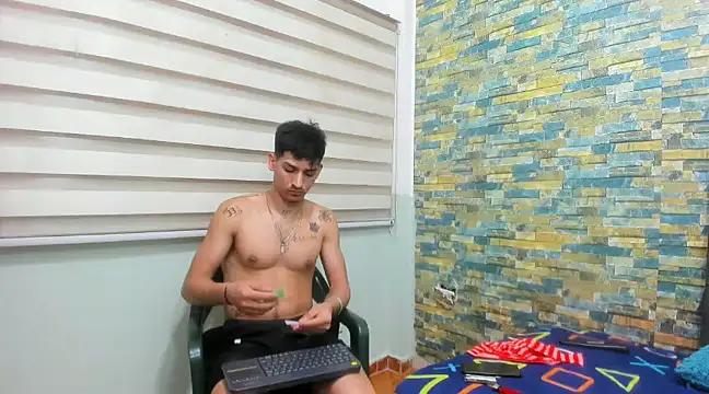 Snapshot of MasterSEX420 chatting on February 6, 2025, 12:59 pm MasterSEX420 online show from February 6, 2025, 12:59 pm