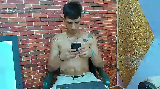 Snapshot of MasterSEX420 chatting on February 19, 2025, 12:22 pm MasterSEX420 online show from February 19, 2025, 12:22 pm