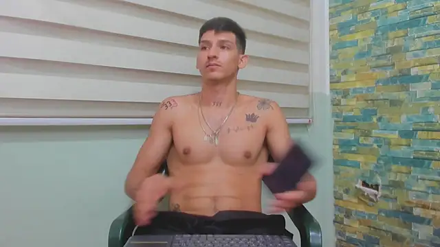 Snapshot of MasterSEX420 chatting on February 20, 2025, 3:30 pm MasterSEX420 online show from February 20, 2025, 3:30 pm