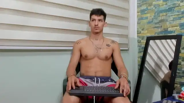 Snapshot of MasterSEX420 chatting on February 25, 2025, 3:27 pm MasterSEX420 online show from February 25, 2025, 3:27 pm